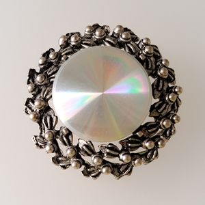 Classic flower brooch by Jewelarama